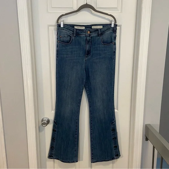 Anthropologie Pilcro High Rise Bootcut Jeans in Light Wash - Picture 3 of 8